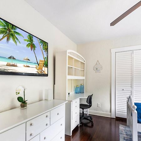 Chic Downtown Vacation Home And Guest Home Уест Палм Бийч Екстериор снимка