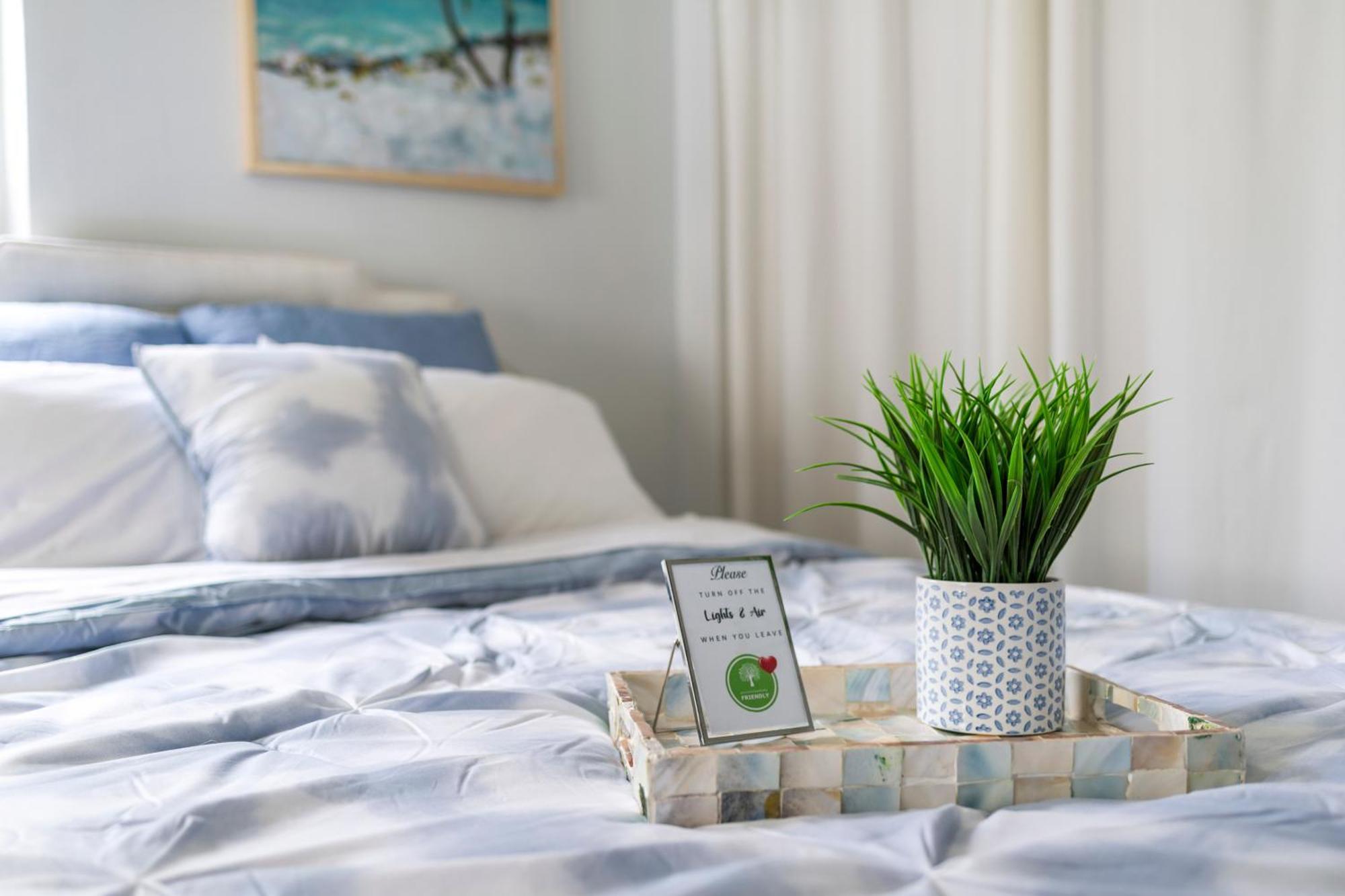 Chic Downtown Vacation Home And Guest Home Уест Палм Бийч Екстериор снимка
