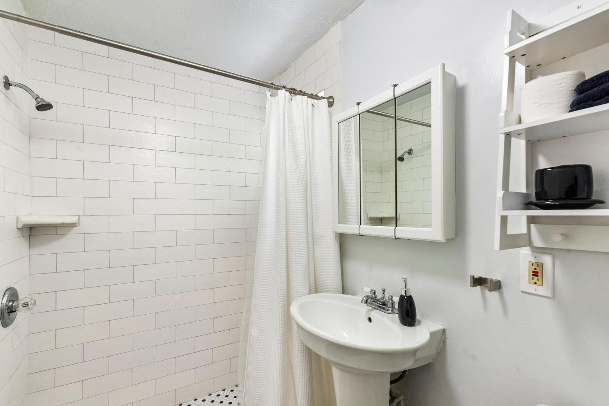 Chic Downtown Vacation Home And Guest Home Уест Палм Бийч Екстериор снимка